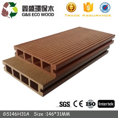 แบบจำลอง 3 มิติ WPC Hollow Decking ความสามารถในการปรับอุณหภูมิที่แข็งแกร่ง พื้นระเบียงคอมโพสิตไม้เชิงนิเวศ