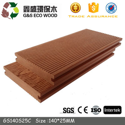 สระว่ายน้ำ Wpc Decking Tiles พื้นกันน้ำ Solid Core Composite Decking