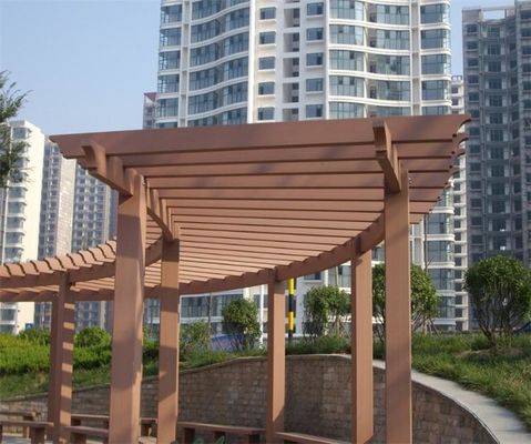 เป็นมิตรกับสิ่งแวดล้อม WPC Pergola Composite HDPE Waterproof Modern Pergola ไม้เลื้อย