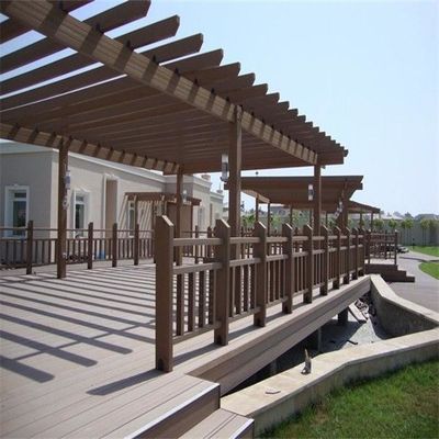 2.9M OakAnti Corrosion WPC ลานไม้ Pergola วัสดุคอมโพสิตสำหรับ Pergola