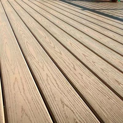 แผงรั้ว Wpc ทนไฟ 150 X 35 มม. Co Extrusion Composite Decking Dampproof